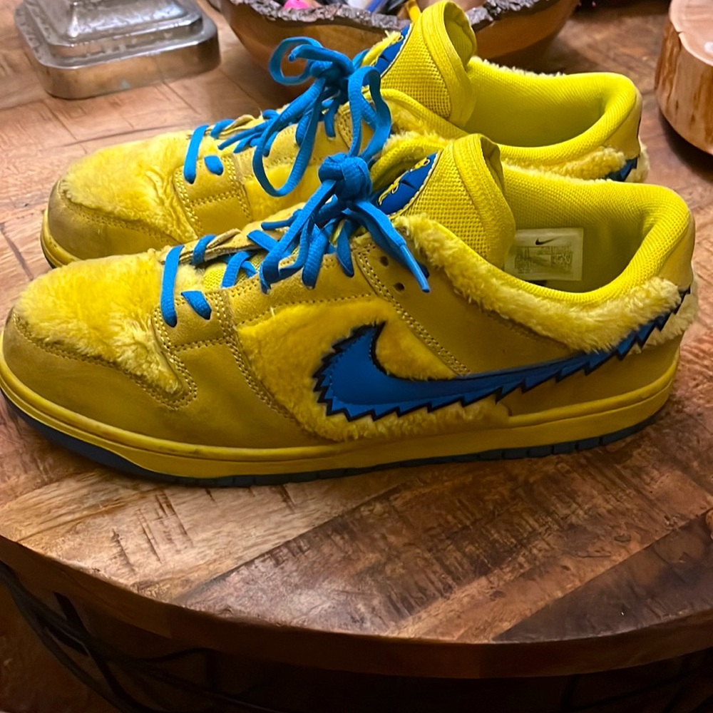 Nike SB Dunk Low
Grateful Dead Bears Opti Yellow